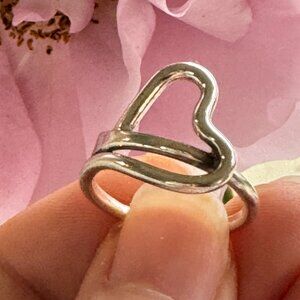 Vintage Sterling Silver Openwork Heart Ring Size 5.75 Marked 925 Dainty Perfect